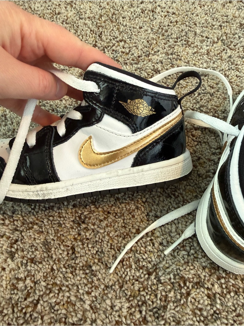 Nike Toddler Air Jordan 1 Mid Patent SE TD Black & Metallic Gold — Size 8.5C - Picture 4 of 6
